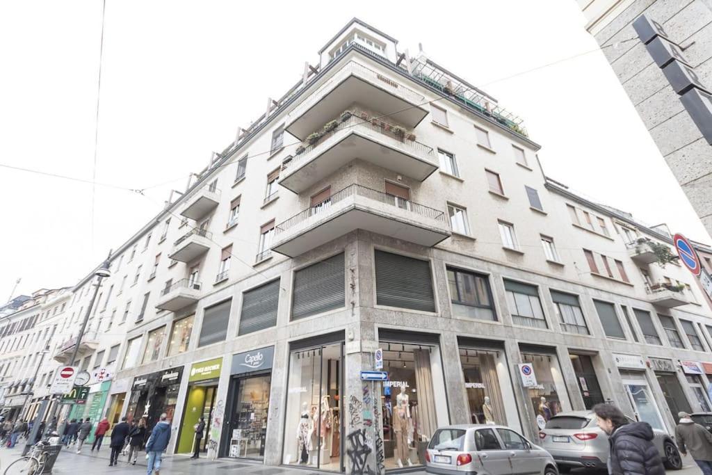 Santa Maria Valle 1 Milano Eksteriør billede